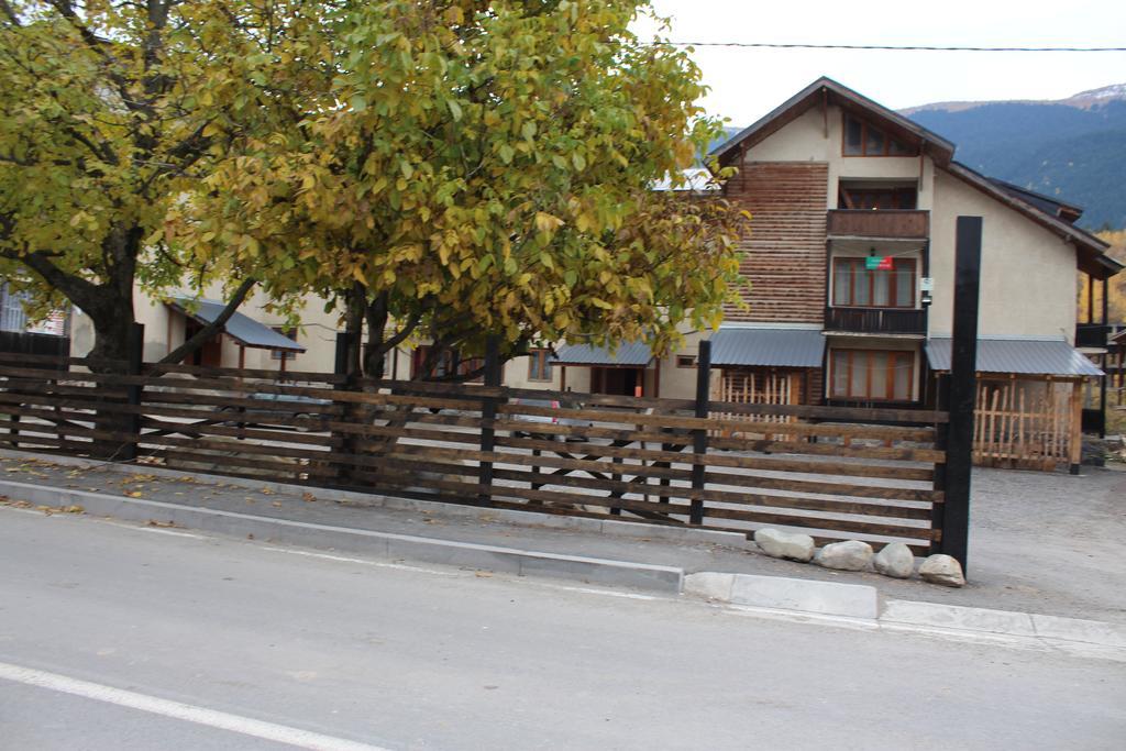 Salome Guest House Mestia Extérieur photo