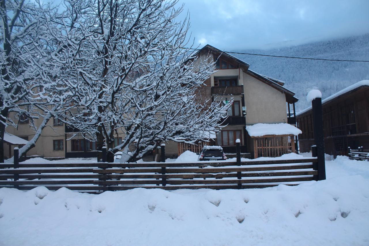 Salome Guest House Mestia Extérieur photo