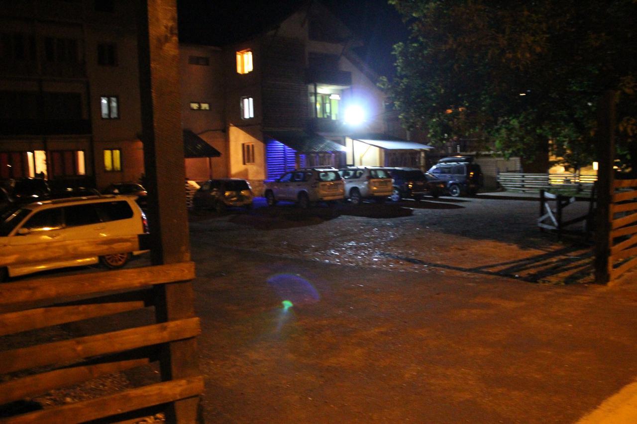 Salome Guest House Mestia Extérieur photo